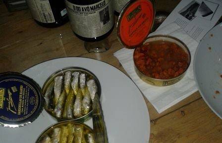 Sardinilla, almeja blanca y caviar de erizo fueron algunas de las delicias de las rías gallegas que pudimos probar ayer en A Coruña, en nuevo miércoles gastronómico http://boutiquegourmet.com